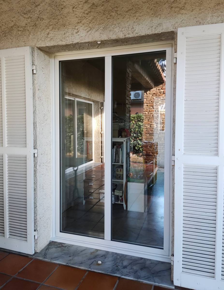 Fabricant de portes-fenêtres aluminum dans le Var - Qalité, précision et experitse locale